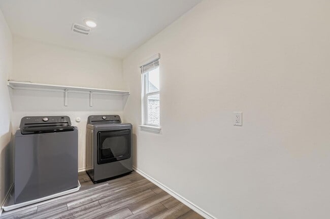 Building Photo - 7806 Song Sparrow Dr.