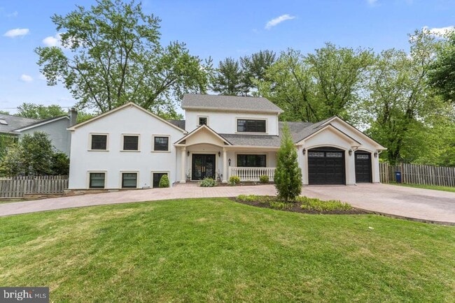 Building Photo - 5844 Bermuda Ct