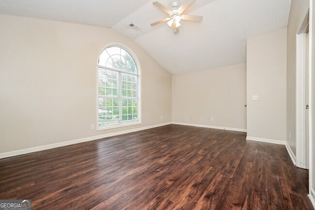 Building Photo - 5008 Kens Ct