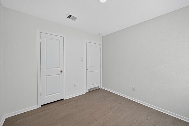 Building Photo - 6818 Eastern Cottonwood Ln
