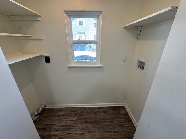 Building Photo - Towneview Estate