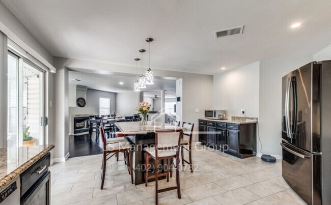 Building Photo - 7618 Van Ness Dr