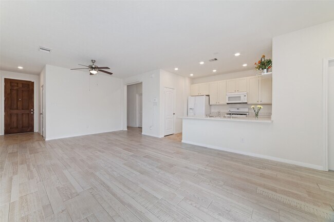 Building Photo - 16615 Chill Brook Dr
