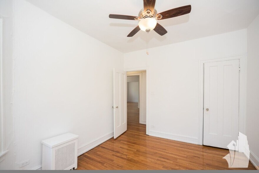 Building Photo - 622 W Stratford Plz