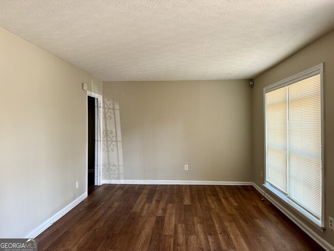 Building Photo - 2913 Horse Shoe Dr