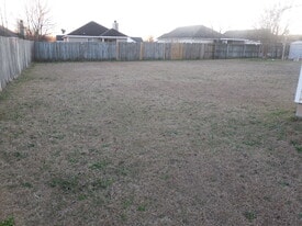 Building Photo - 305 Chadwyck Cir