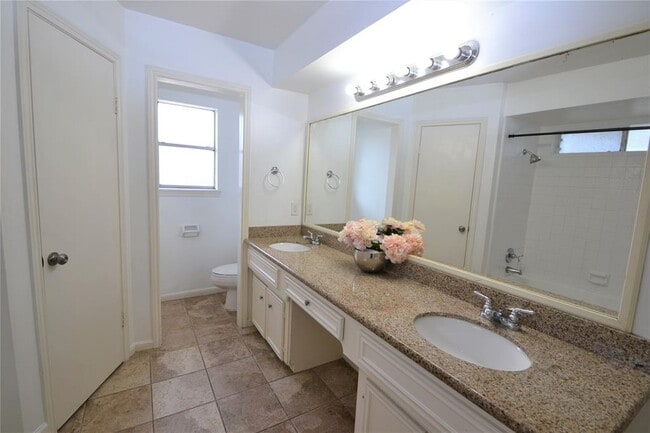 Building Photo - 15927 Tumbling Rapids Dr