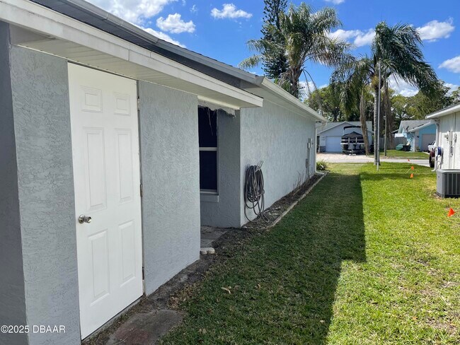 Building Photo - 5426 Landis Ave