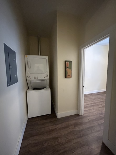 Building Photo - 1818 Logan St