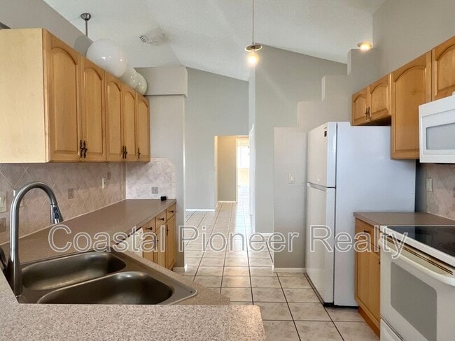 Building Photo - 1310 Lakehurst Way
