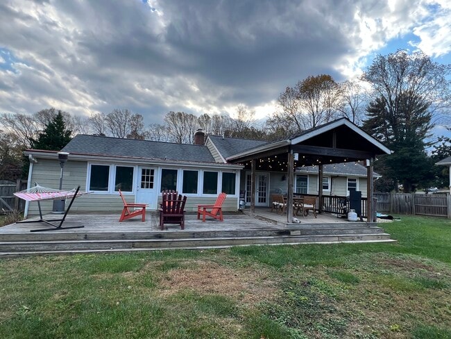 Building Photo - 10616 Oak Pl