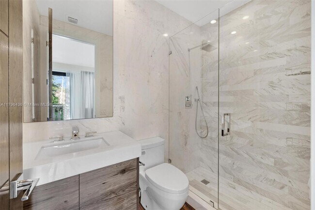 Building Photo - 8112 Los Pinos Cir