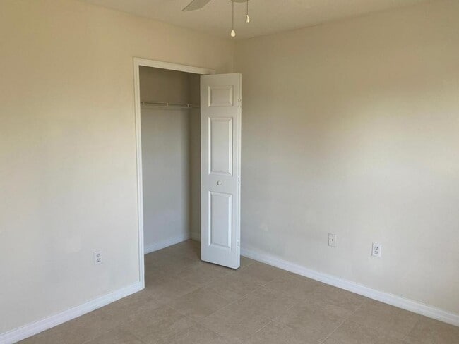 Building Photo - 217 Chadworth Dr