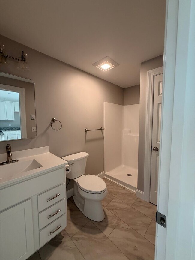 Building Photo - Brand New spacious Studio available in a great location.