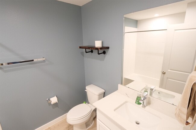 Building Photo - 1303 Lucciola Ln