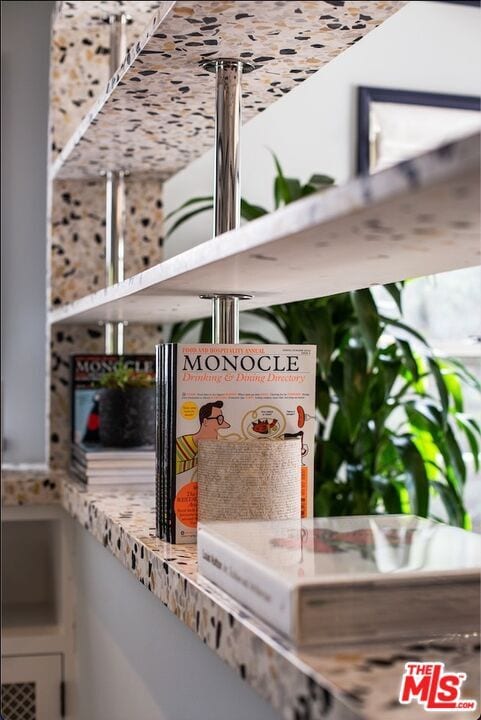 Building Photo - 381 Huntley Dr