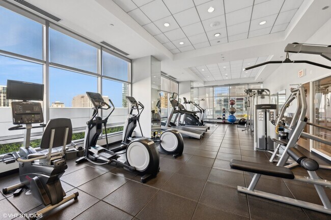 Building Photo - 160 E Illinois St