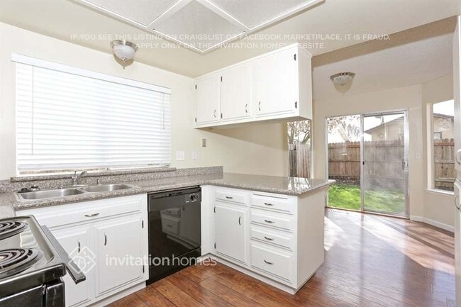 Building Photo - 568 Silverado Cir