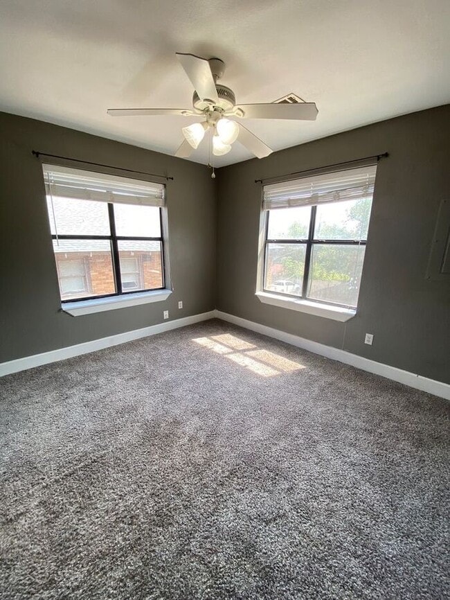 Building Photo - bed 1 bath in Paseo District