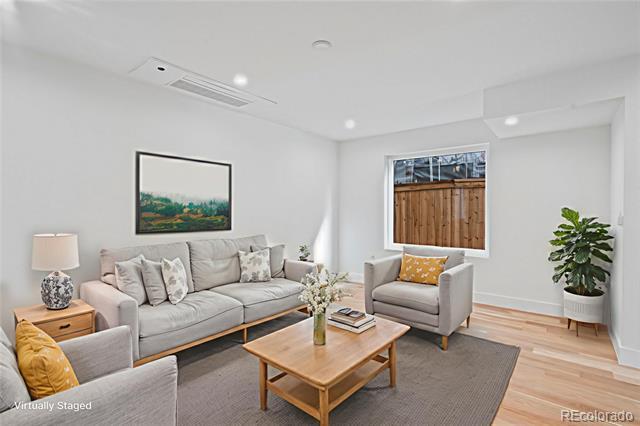 Building Photo - 2451 Lawrence St