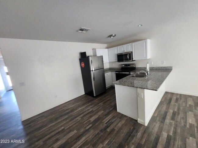Building Photo - 158 W Taylor Ave