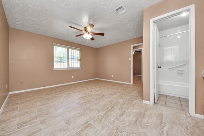 Building Photo - 16425 Monte Carlo Ln