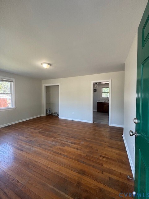 Building Photo - 9721 Drexel Ln