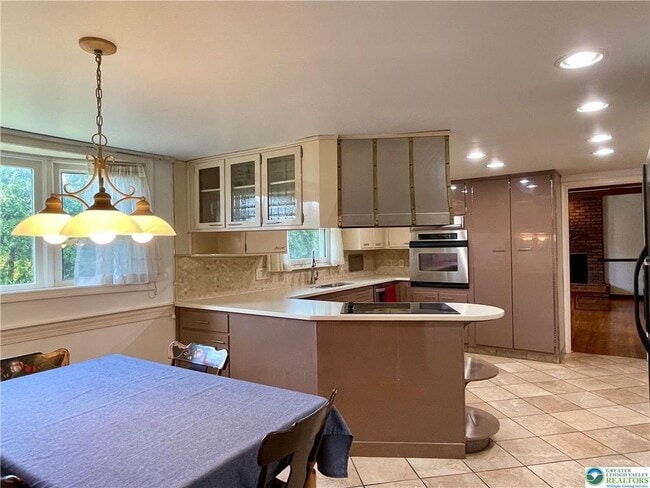 Building Photo - 1331 Armstrong Rd