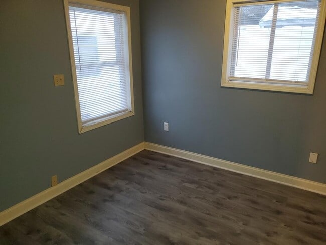 Building Photo - 806 Roosevelt St