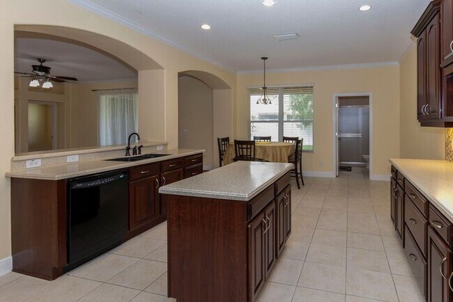 Building Photo - BEAUTIFUL 5 Bedroom/4 Bath Home Located in...