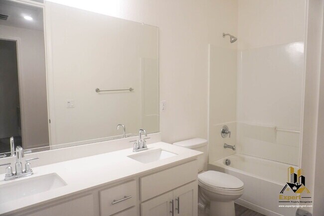 Building Photo - 2939 Limoges Walk