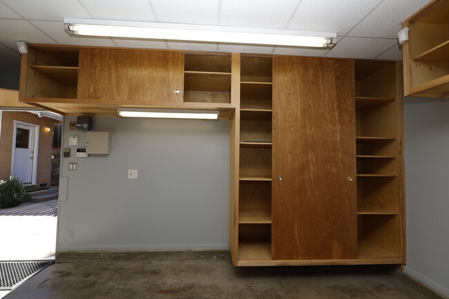 Building Photo - 4831 Canoga Ave