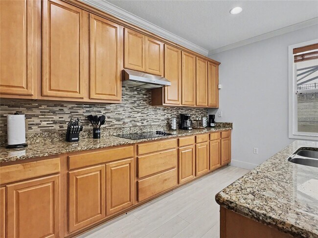 Building Photo - 157 San Carlo Rd