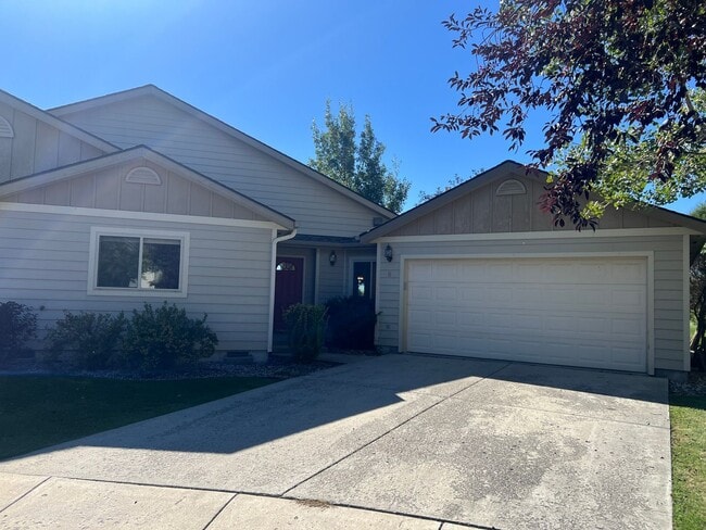 Building Photo - Located on Bridger Golf Course