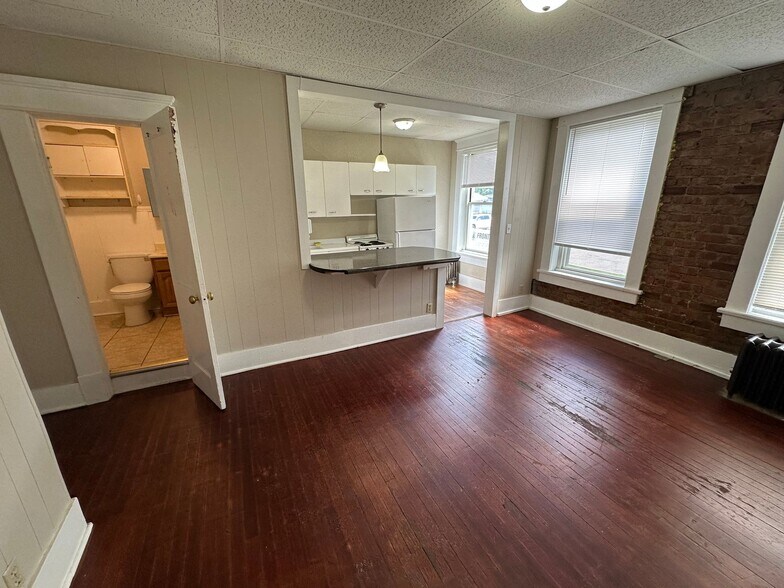 Building Photo - Karlton Apartments