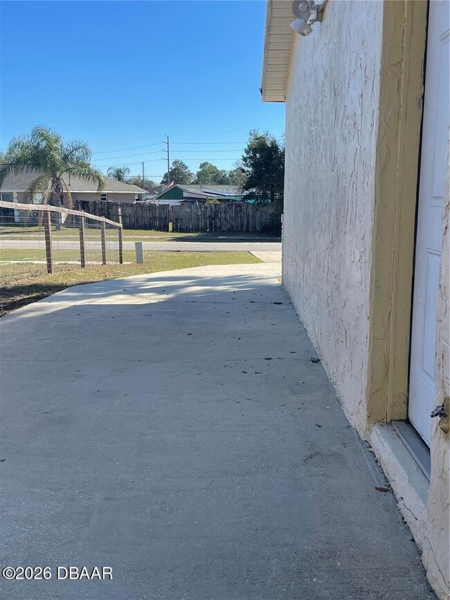 Building Photo - 2570 Beal St