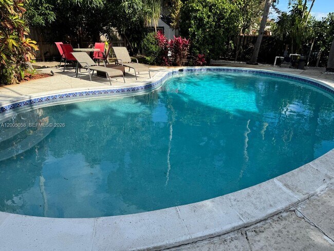 Building Photo - 2911 Monroe St