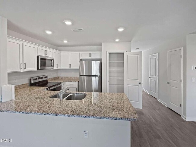 Building Photo - 3307 Alibird Ln