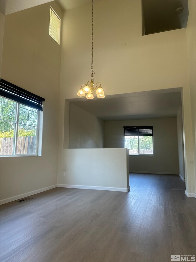 Building Photo - 5911 Sapphire Ridge Ct