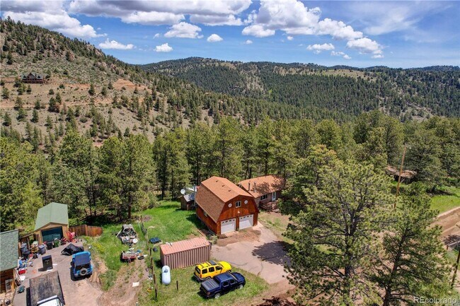 Building Photo - 12 minutes from downtown Bailey on a large wooded, private lot