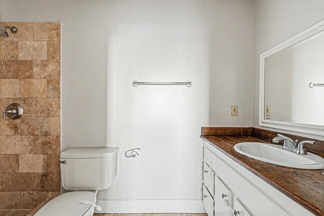 Building Photo - 5222 Fleetwood Oaks Ave