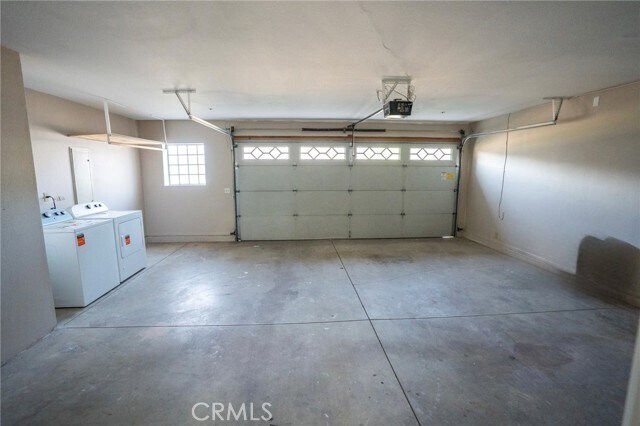 Building Photo - 15061 Fuchsia Ct
