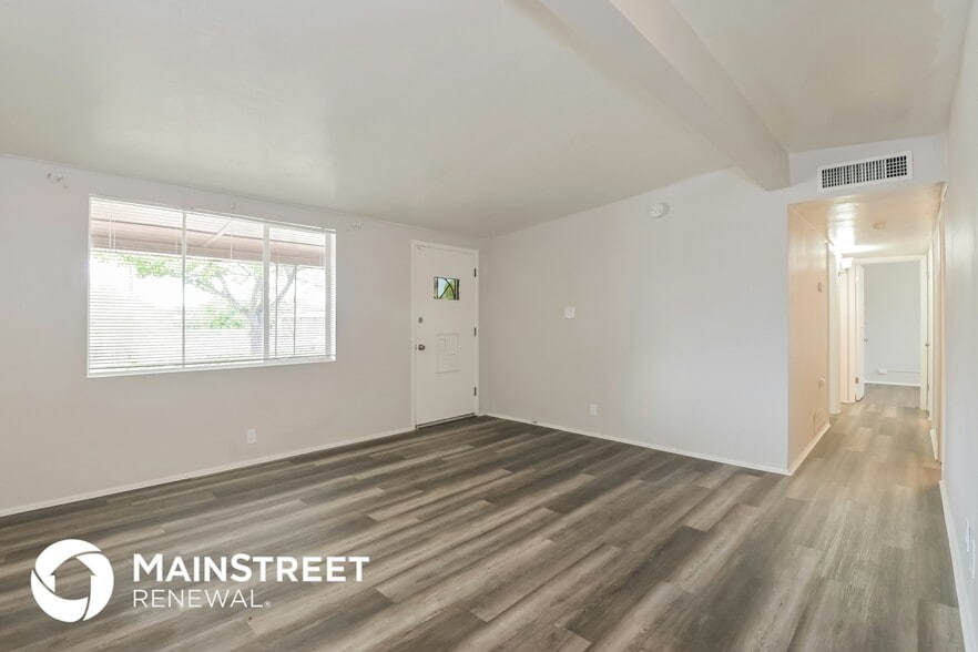 Building Photo - 1641 S Cloverland Ave
