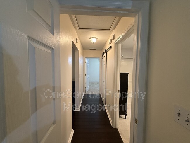 Building Photo - 261 Carterwood Dr