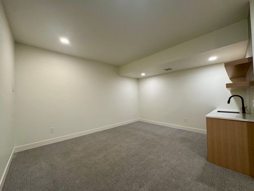 Building Photo - New Build 4 Bedroom and 5 Bathrooms