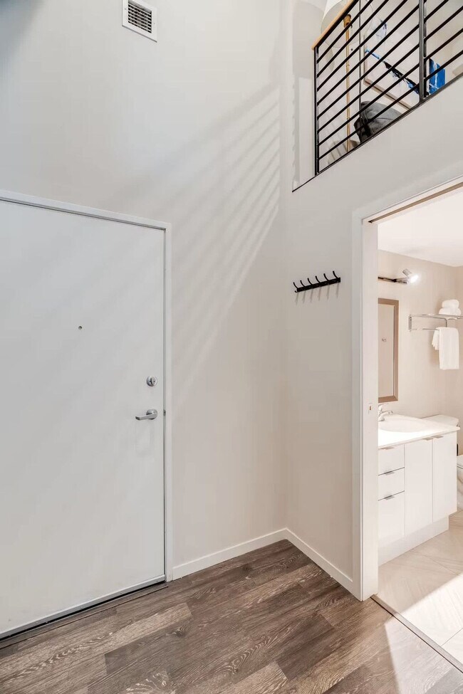 Building Photo - 309 Vine St