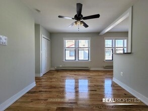 Building Photo - 0 bedroom in CHICAGO IL 60657