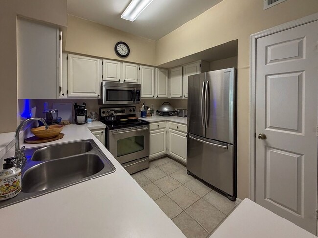 Building Photo - 2/2 Condo in The Links @ Haile Plantation - available end of April! *Approved Application*