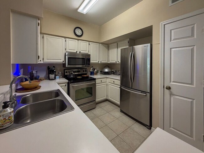 Building Photo - 2/2 Condo in The Links @ Haile Plantation - available end of April!