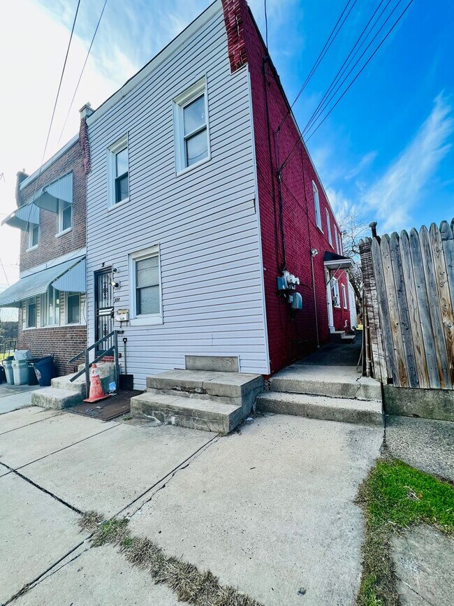 Building Photo - 508 Wilson St